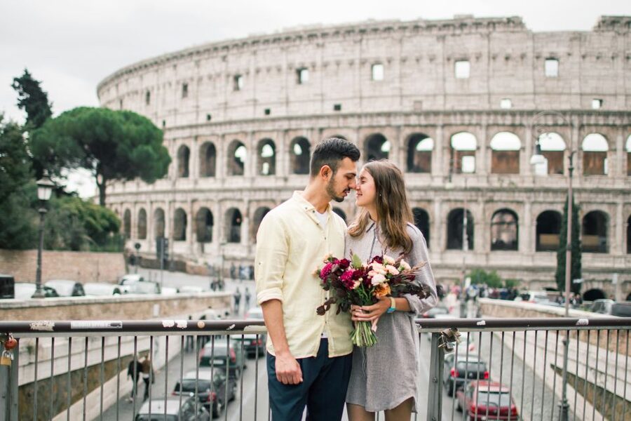 Rome: Personalized Photoshoot outside the Colosseum - The 45-minute Colosseum photo stop