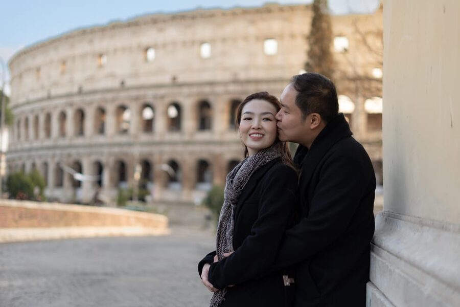 Rome: Personalized Photoshoot outside the Colosseum - What you receive: 20, 40, or 60 edited photos