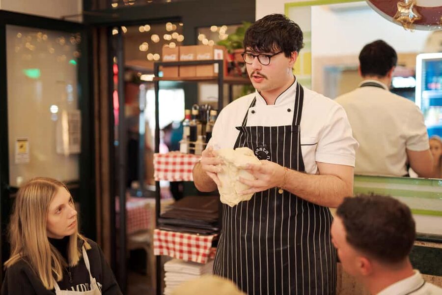 Rome: Pizza and Tiramisu Cooking Class in Piazza Navona - Who should book this experience
