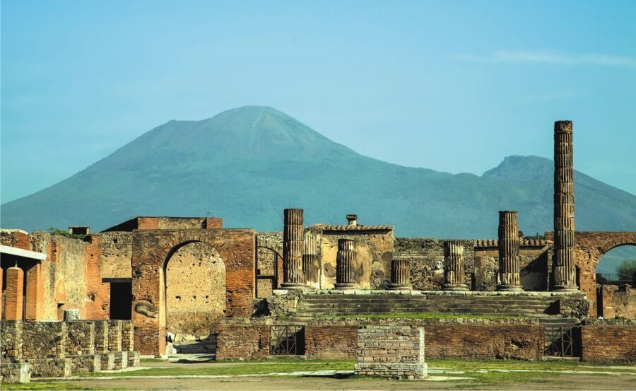 Rome: Pompeii and Naples Day Trip with Pompeii Entry Ticket - Choosing the right Pompeii option