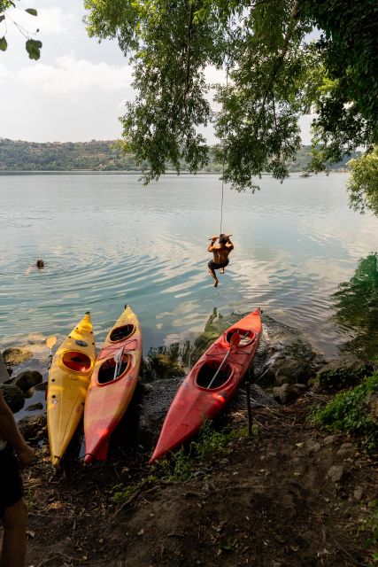 Rome: Popes' Lake, Kayak Tour with Swimming & Roman Pizza - Paddling past Castel Gandolfo’s history