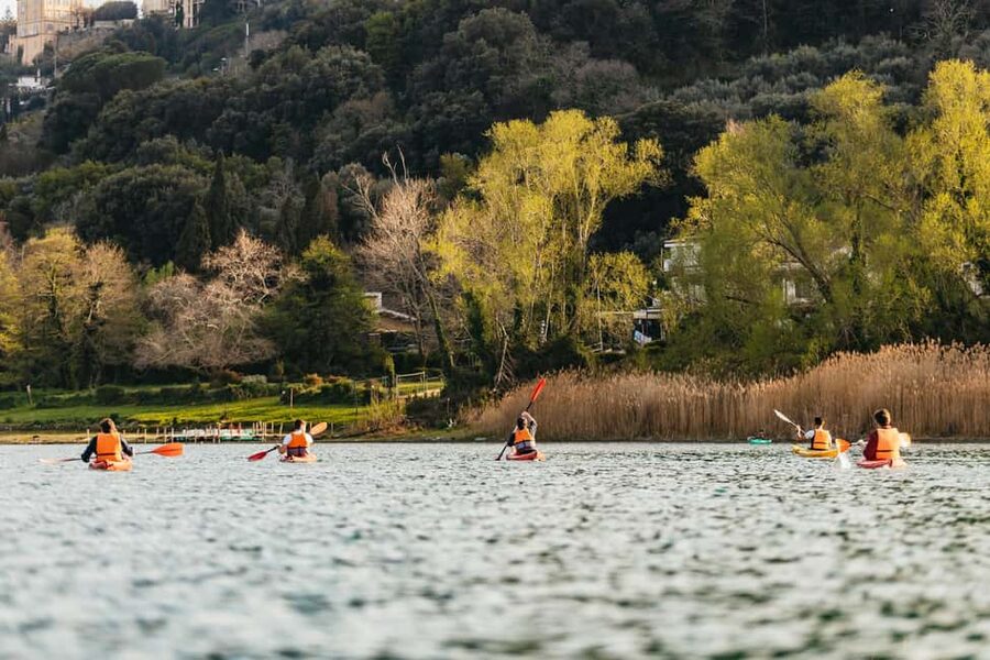 Rome: Popes' Lake, Kayak Tour with Swimming & Roman Pizza - What the guides add to the day