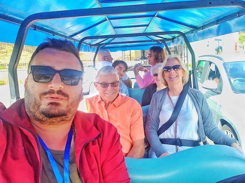 Rome: Private Guided Golf Cart Tour with Gelato or Wine - The guides shape the experience