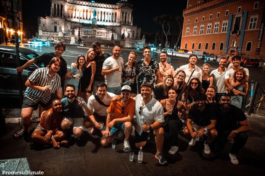 Rome: Pub Crawl and Ultimate Party with Open Bar and Pizza - The guides make or break a group night