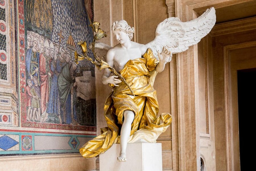 Rome: Santa Maria Maggiore Upper Areas Skip-the-Line Ticket - The Hall of the Popes and its royal connections