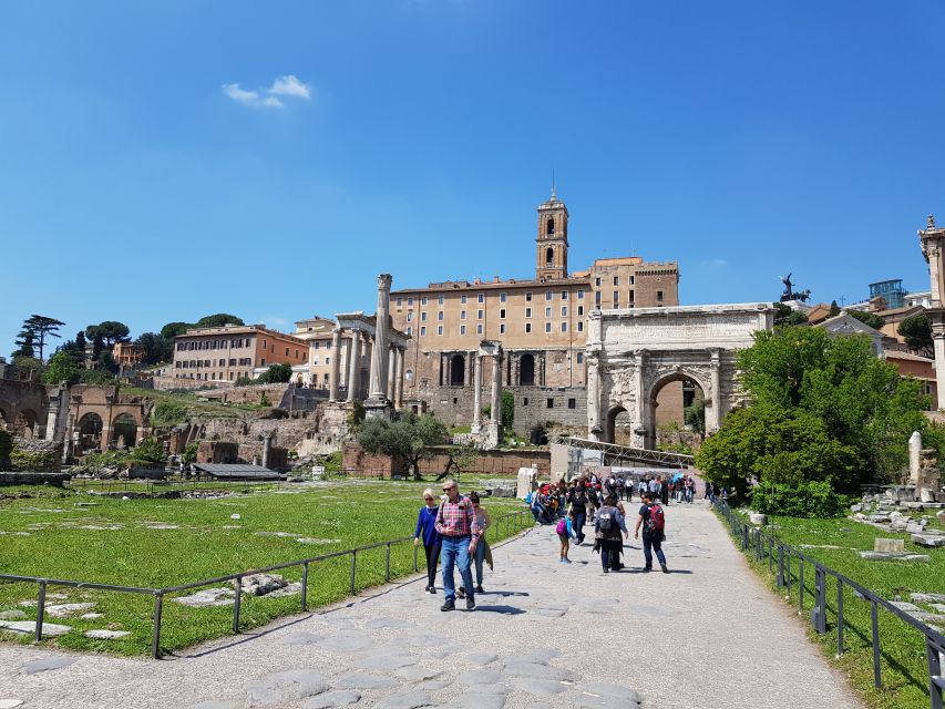 Rome: Small-Group Colosseum, Roman Forum & Palatine Hill - Palatine Hill adds views and founding legends
