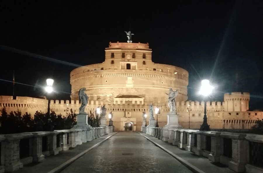 Rome: Small Group Rome's Dark Side - Ghosts & Legends Tour - The lesser-known stop and the value of looking up