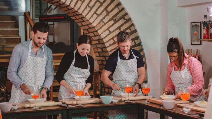 Rome: Spritz & Spaghetti Cooking Class - Who should book this experience