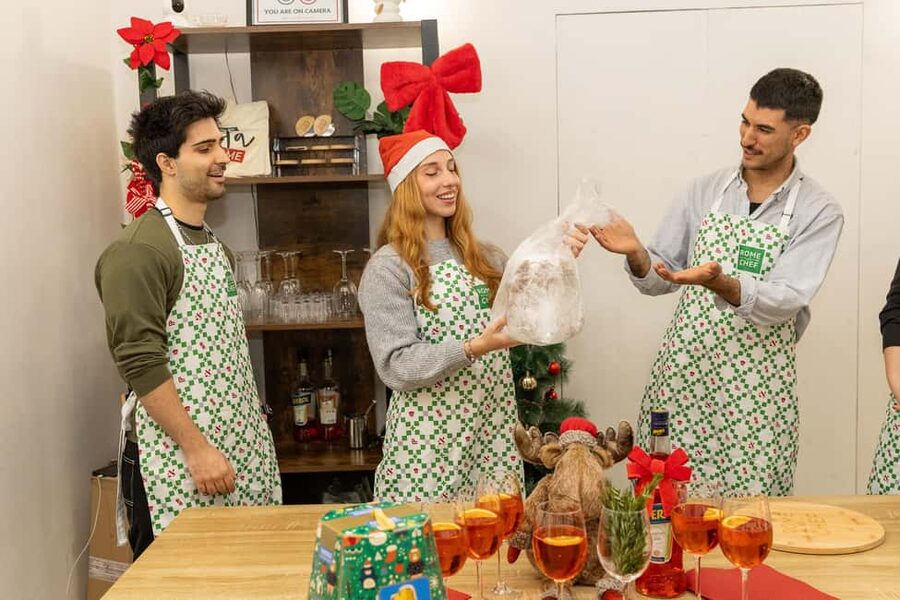 Rome: Spritz & Spaghetti Cooking Class - Why the small group size matters
