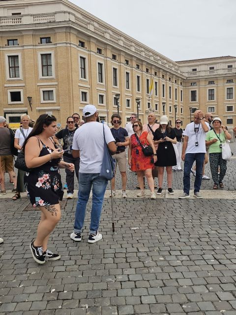 Rome: St. Peter's Basilica and Papal Tombs Guided Tour - Security comes before the art