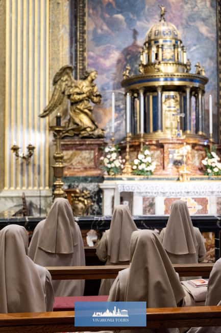 Rome: St. Peter's Basilica and Vatican Grottoes Guided Tour - Inside St. Peter’s Basilica