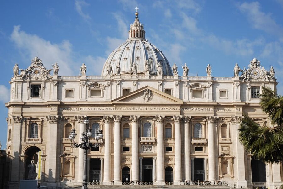 Rome: St. Peter’s Basilica Audio Guide with Dome Climb - The climb to Michelangelo’s dome