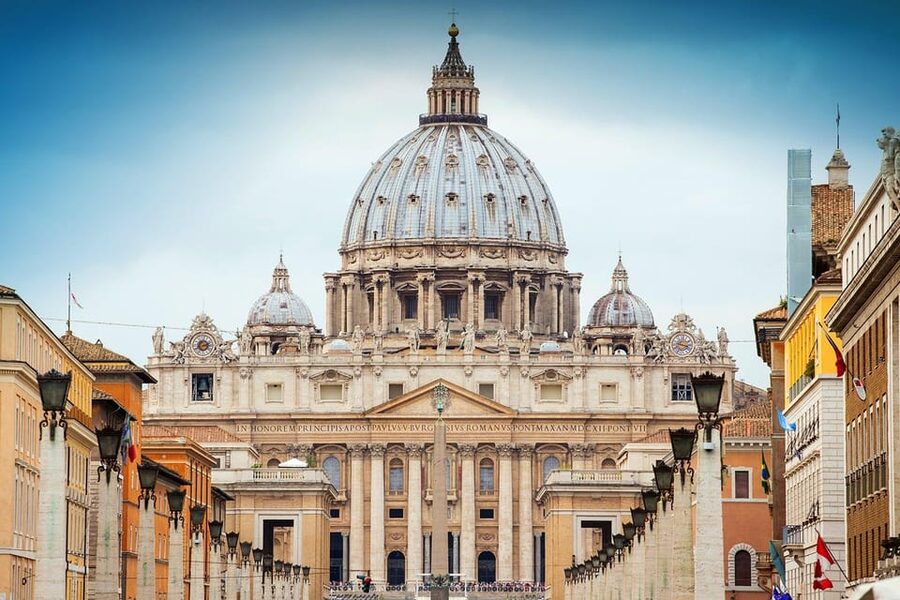 Rome: St. Peter's Basilica, Dome, and Vatican Grottoes Tour - The Papal Grottoes, three meters below the church