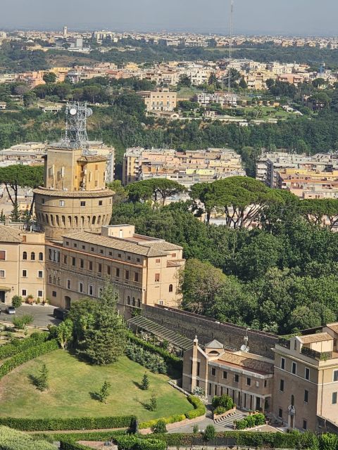 Rome: St. Peter's Basilica, Dome, and Vatican Grottoes Tour - What the strongest guides add