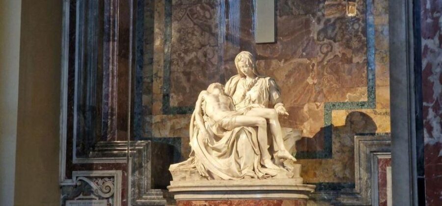 Rome: St. Peter's Basilica, La Pietà, Papal Tombs and Dome - What the guides do best