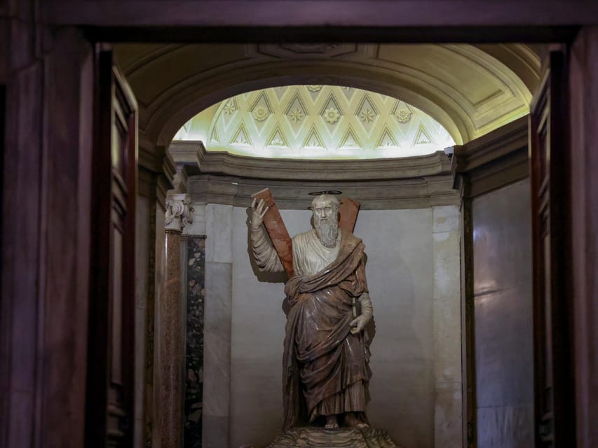 Rome: St. Peter's Basilica, La Pietà, Papal Tombs and Dome - Entering the basilica