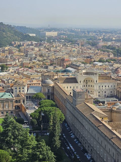 Rome: St. Peter's Basilica & Papal Tombs Tour with Dome - How the guides shape the experience