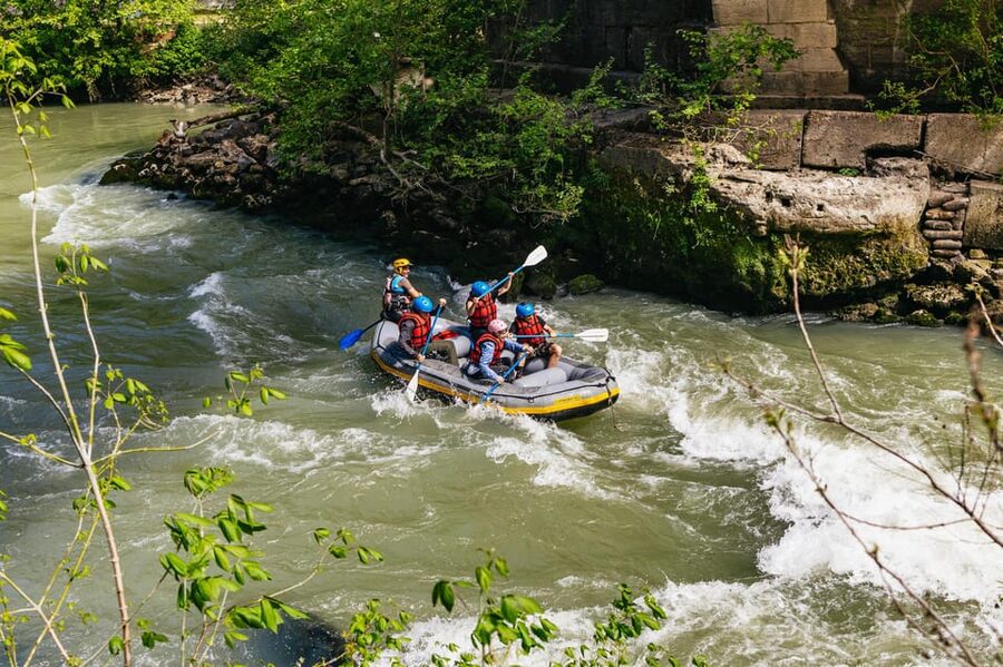 Rome: Tiber River Urban Rafting Tour with Roman Pizza - Scalo de Pinedo and the 20-minute safety briefing