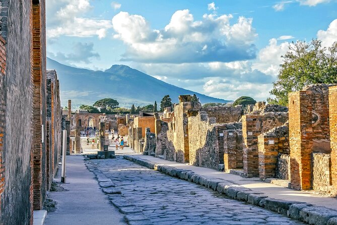 Rome to Pompeii, Sorrento & Capri: 2-Day South Italy Tour - Hotel quality depends on season and availability