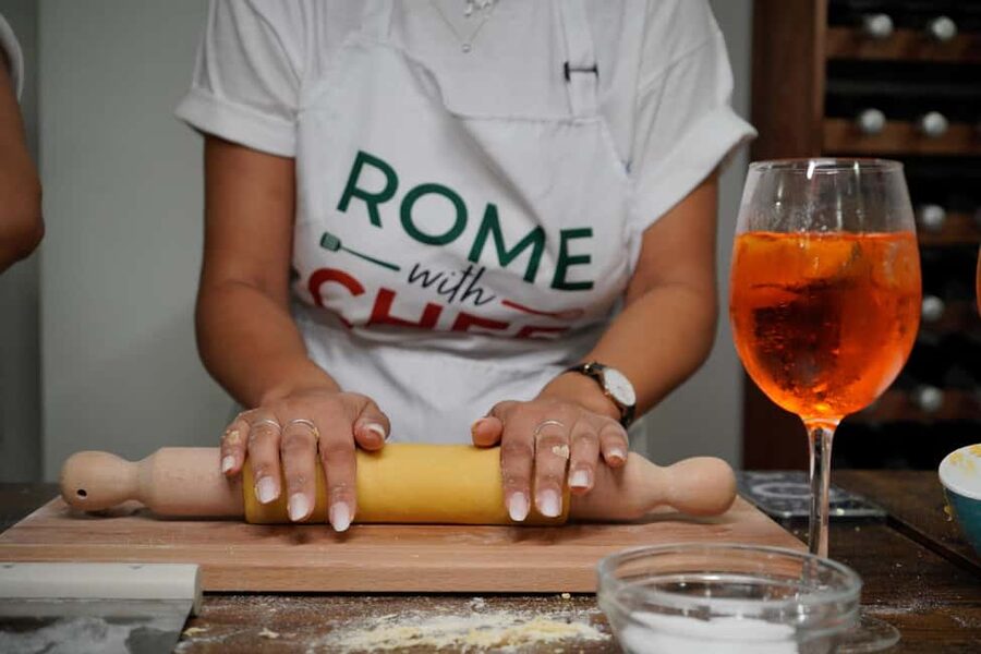Rome: Traditional Pasta with Cocktails Cooking Class - What you actually eat and drink