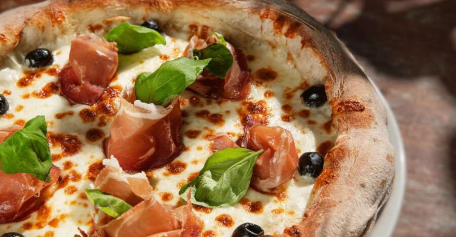 Rome: Traditional Pizza Cooking Class near Piazza Navona - The chefs make the difference