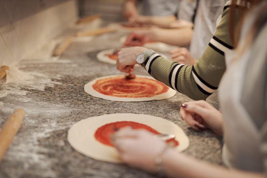 Rome: Traditional Pizza Cooking Class near Piazza Navona - Dietary needs and limits