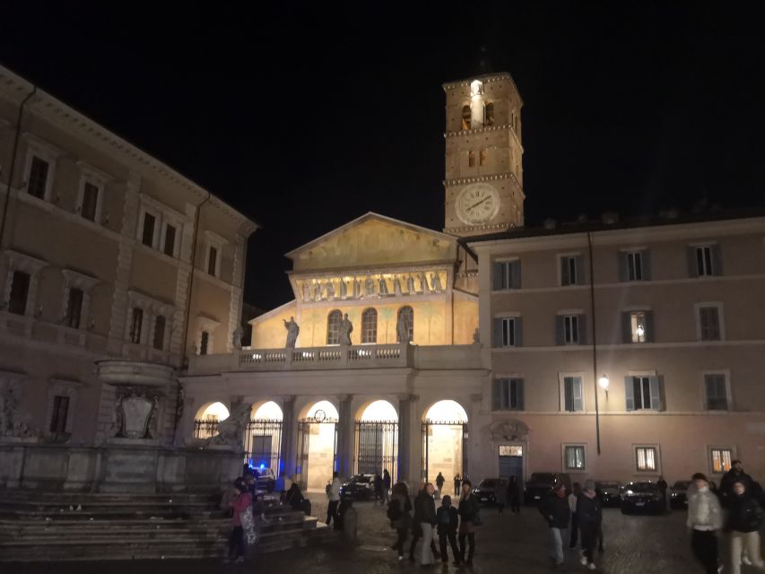 Rome: Trastevere & Campo de Fiori Street Food Walking Tour - Piazza Farnese and the walk across Ponte Sisto