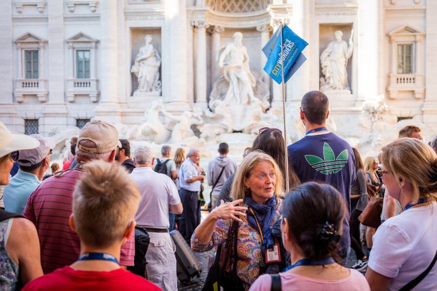 Rome: Trevi Fountain, Spanish Steps & Pantheon Walking Tour - The Pantheon brings ancient Rome indoors