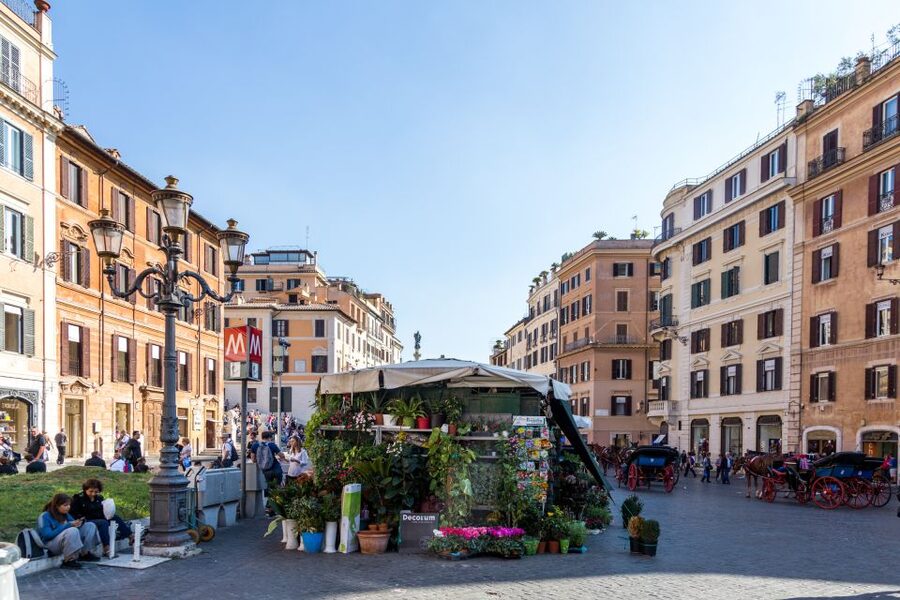 Rome: Trevi Fountain, Spanish Steps & Pantheon Walking Tour - Piazza Colonna adds an overlooked piece of Rome