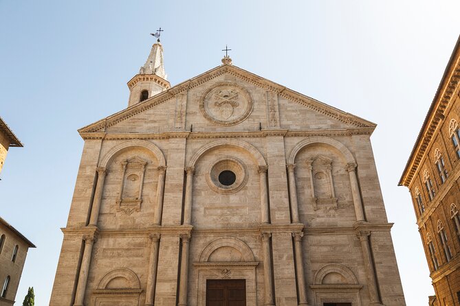 Rome: Tuscany & Montepulciano Day Trip with Lunch & Wine Tasting - Lunch at a Tuscan farm and winery