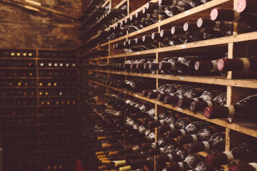 Rome: Twilight Trastevere Food Tour with Wine Tasting - Walking Trastevere between the plates