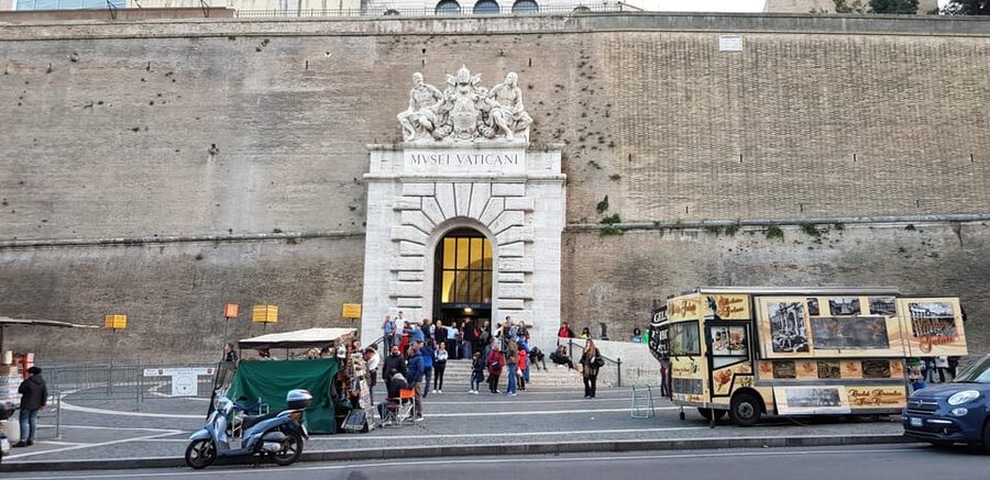 Rome: Vatican Museums and Sistine Chapel Skip-the-Line Entry - Raphael’s Rooms and the Renaissance route