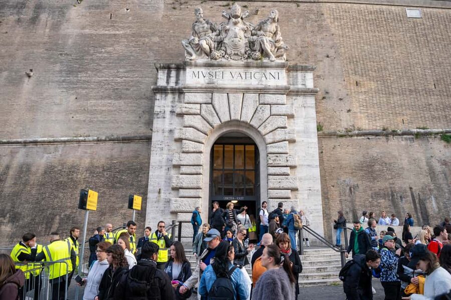 Rome: Vatican Museums & Sistine Chapel Tour with Fast Entry - Caravaggio’s The Deposition