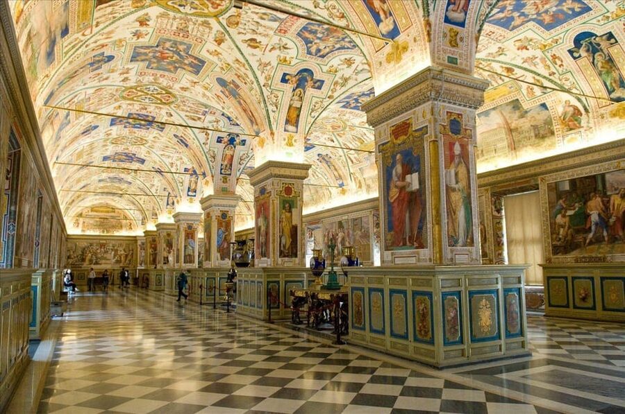 Rome: Vatican Museums Sistine Chapel with priority admission - Dress, documents, and mobility rules