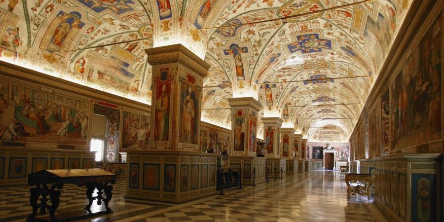 Rome: Vatican, Sistine Chapel & St. Peter's Basilica Tour - Cortile del Belvedere and the value of a short stop