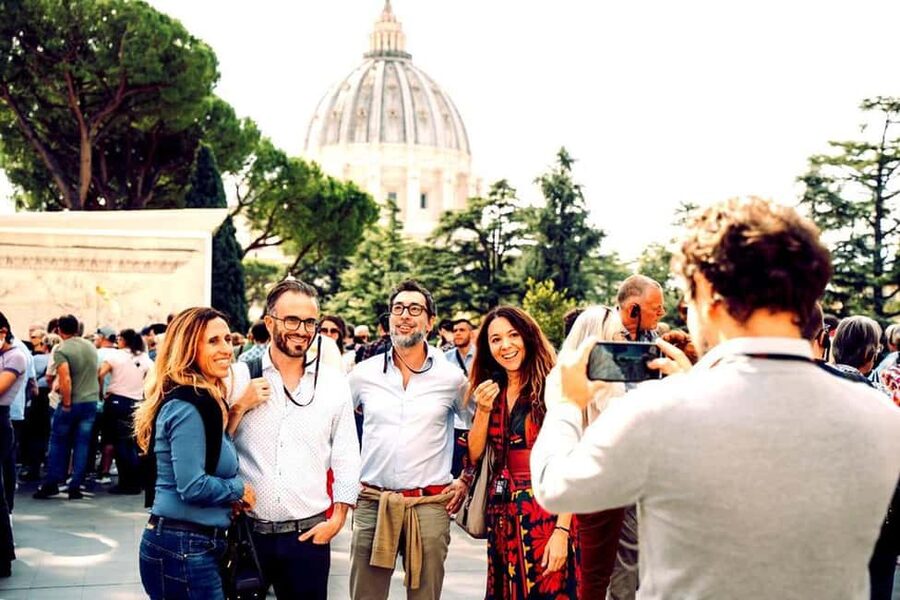 Rome: Vatican & Sistine Chapel Tour + Optional Colosseum - Meeting at Viale Vaticano 100