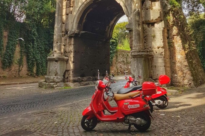 Rome Vespa Small Group Sightseeing Tour, 3 Hour Experience - Trevi Fountain and the final Roman flourish