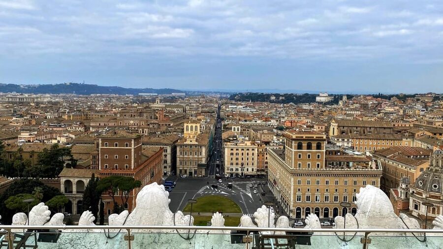 Rome: Vittoriano with Rooftop & Palazzo Venezia Hosted Entry - A one-hour visit, used wisely