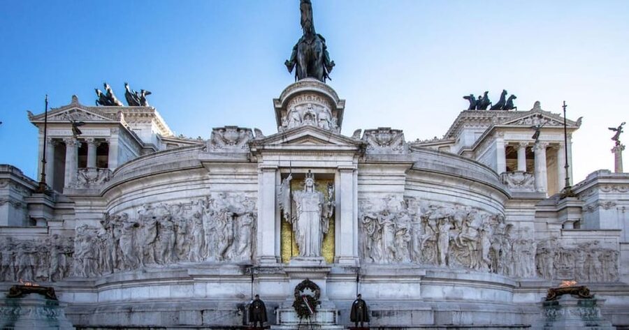 Rome: Vittoriano with Rooftop & Palazzo Venezia Hosted Entry - Who will enjoy this experience most