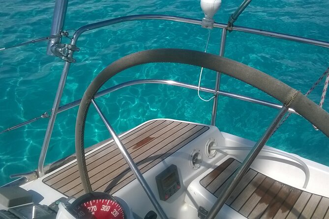 Sailing boat from Santa Teresa di Gallura to the Maddalena Archipelago - Spargi: clear water and the first swim