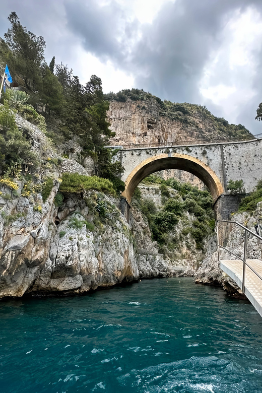 Salerno: Amalfi Coast Cruise with Lunch, Aperitif & Swimming - Leaving Salerno with an aperitif