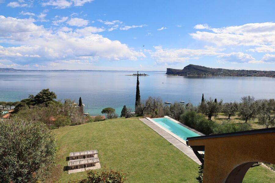 San Felice: Olive Oil Tasting with local food on Garda Hills - Arriving at the San Felice olive estate