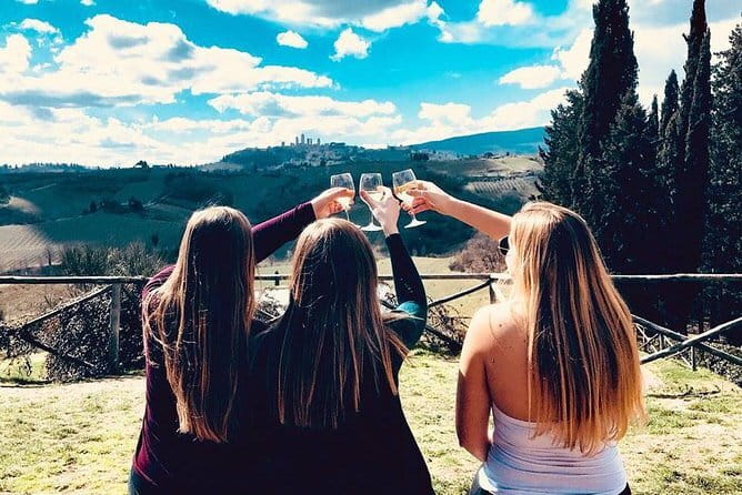 San Gimignano, Siena, Monteriggioni, Chianti Day Trip with Lunch & Wine Tasting - Guides, group size, and the rhythm of the day
