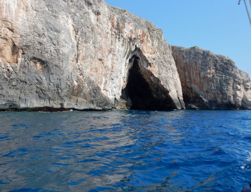 Santa Maria di Leuca: Caves Boat Tour - What the Italian-speaking guide adds