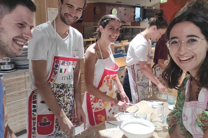 Semi-Private Pizza Making Experience in Naples with Drink - The Hosts Make the Difference