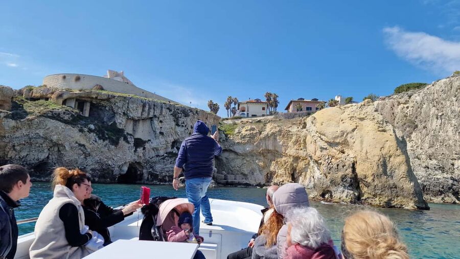 Siracusa: Ortigia & Sea Caves Speedboat Tour with Swim Stop - Should you book the Ortigia sea caves tour?