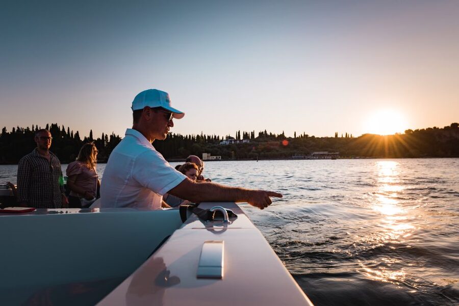 Sirmione: 25 Minute Boat Cruise around the Peninsula - The sulfur springs bubbling under Lake Garda