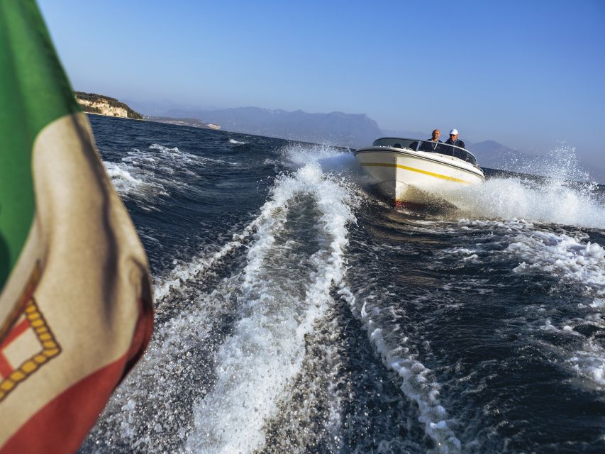 Sirmione: 25 Minute Boat Cruise around the Peninsula - What the guide adds to a short sightseeing cruise