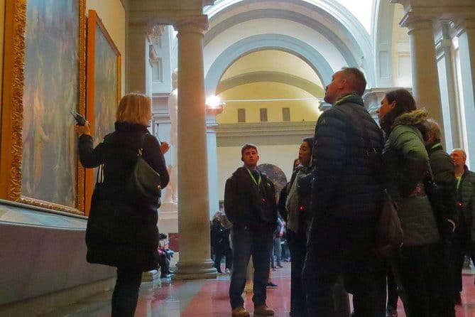 Skip-the-Line Accademia Guided Visit: David Secrets and Beyond - What the reserved entry really saves