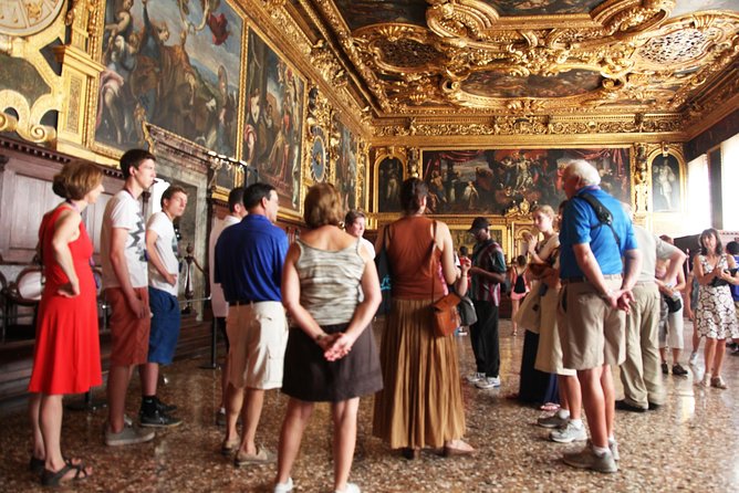 Skip-the-Line: Doge's Palace & St. Mark's Basilica Fully Guided Tour - How the guides shape the experience